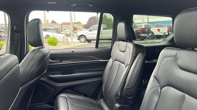 Photo of 2024 Silver Zynith Jeep Grand Cherokee L