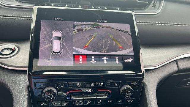 Photo of 2024 Silver Zynith Jeep Grand Cherokee L