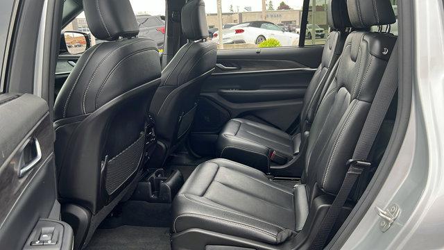 Photo of 2024 Silver Zynith Jeep Grand Cherokee L
