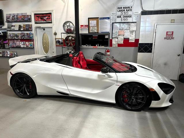 Photo of 2022 White McLaren 720S