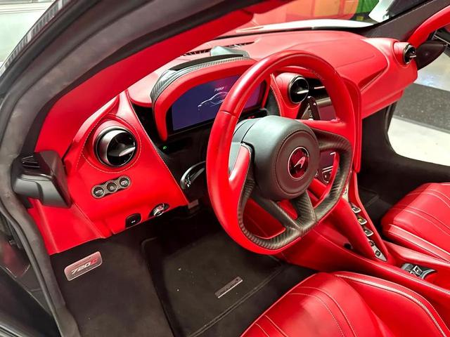 Photo of 2022 White McLaren 720S