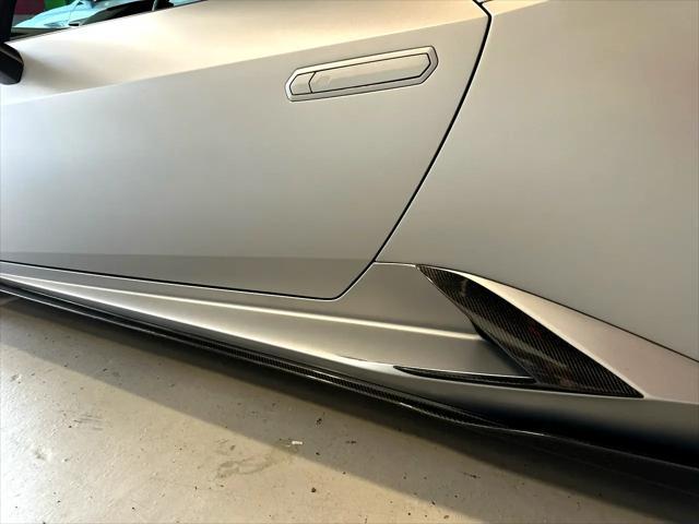 Photo of 2017 Silver Lamborghini Huracan