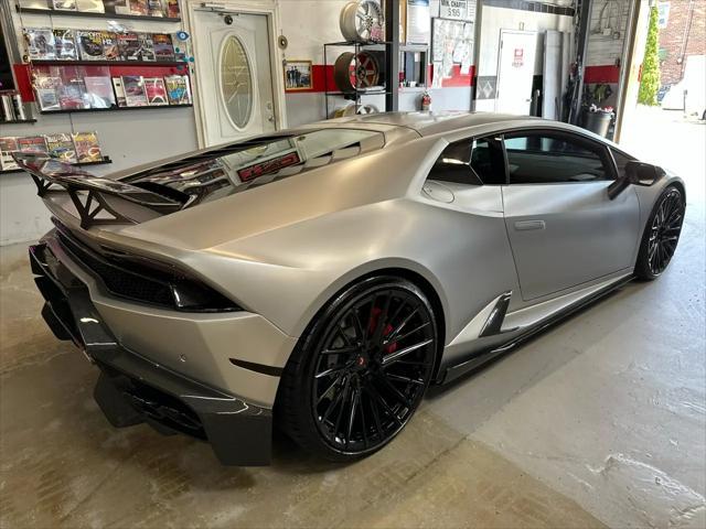 Photo of 2017 Silver Lamborghini Huracan
