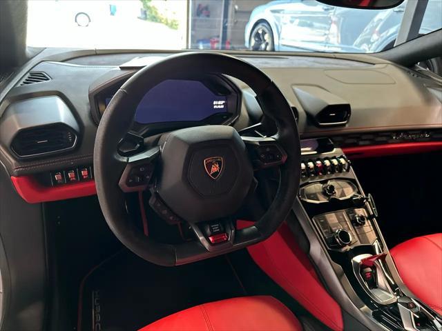 Photo of 2017 Silver Lamborghini Huracan