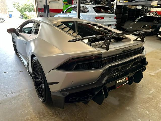 Photo of 2017 Silver Lamborghini Huracan