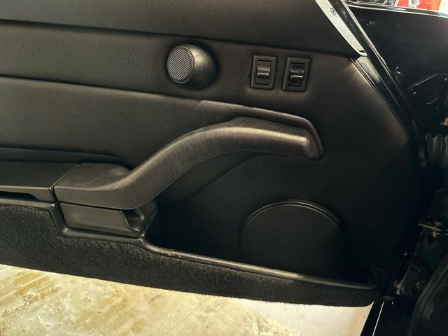 Photo of 1995 Black Porsche 911