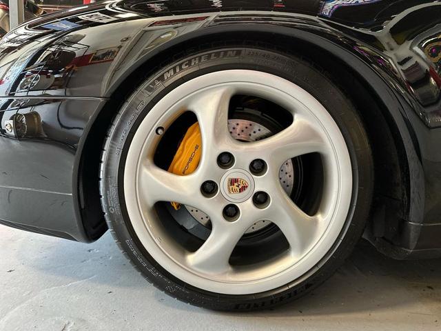 Photo of 1995 Black Porsche 911