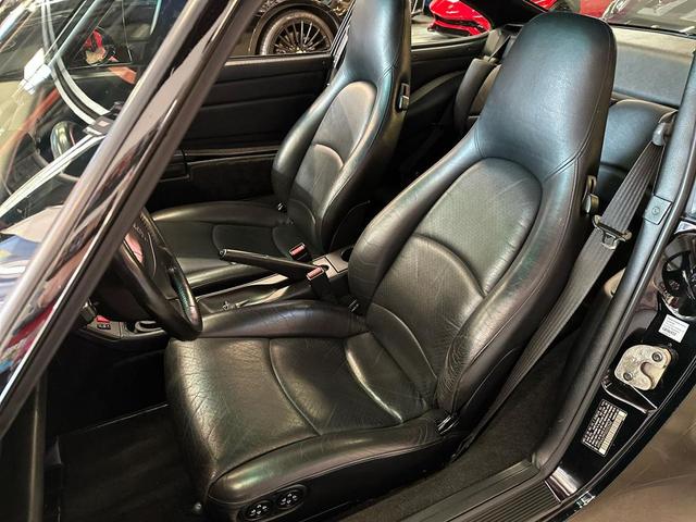 Photo of 1995 Black Porsche 911