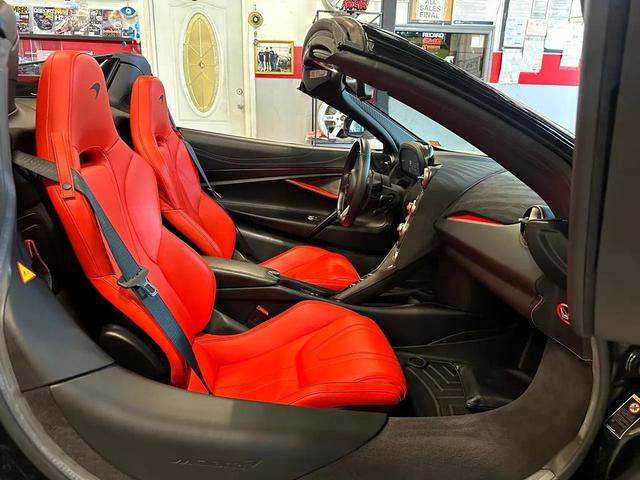 Photo of 2020 White McLaren 720S