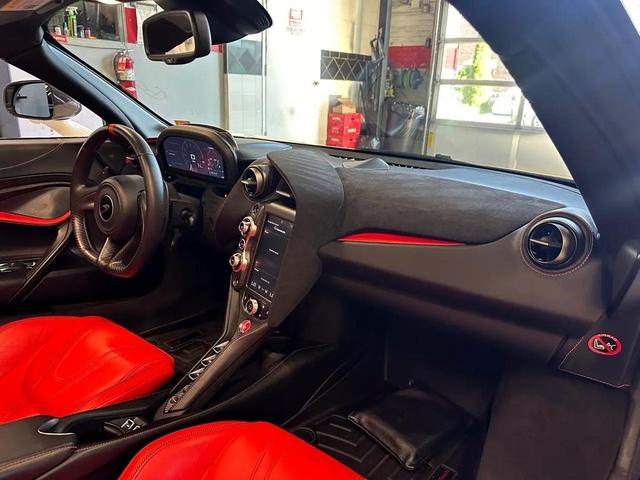 Photo of 2020 White McLaren 720S