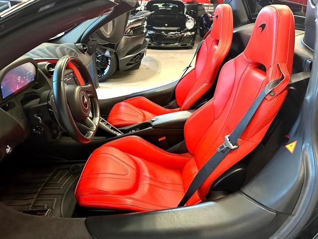 Photo of 2020 White McLaren 720S