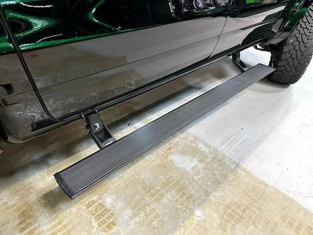 Photo of 2021 Black RAM 1500