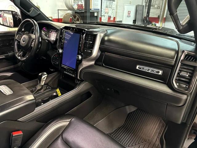 Photo of 2021 Black RAM 1500