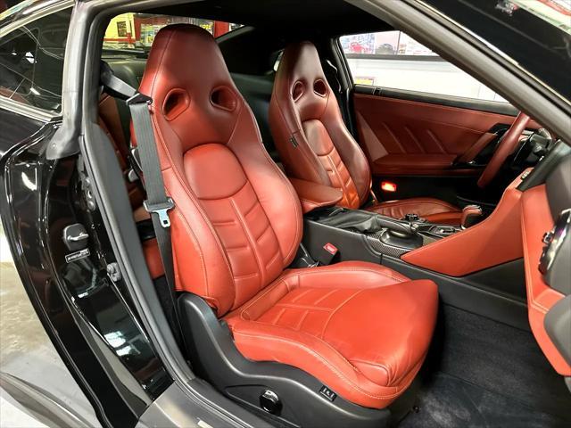 Photo of 2018 Black Nissan GT-R