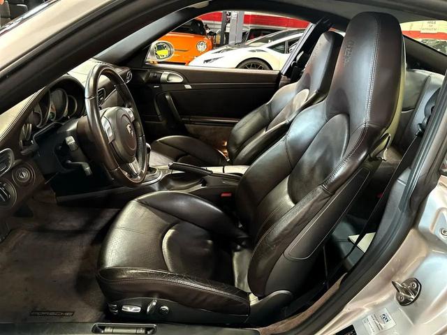 Photo of 2007 Silver Porsche 911