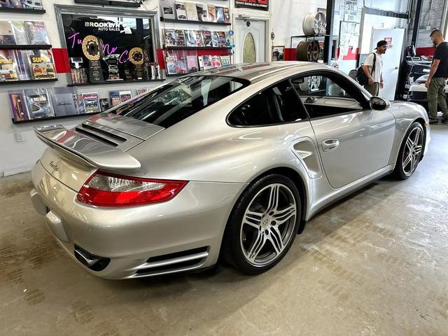 Photo of 2007 Silver Porsche 911