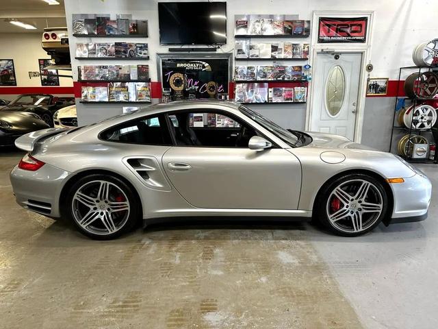 Photo of 2007 Silver Porsche 911