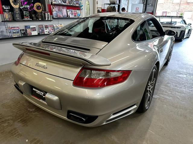 Photo of 2007 Silver Porsche 911