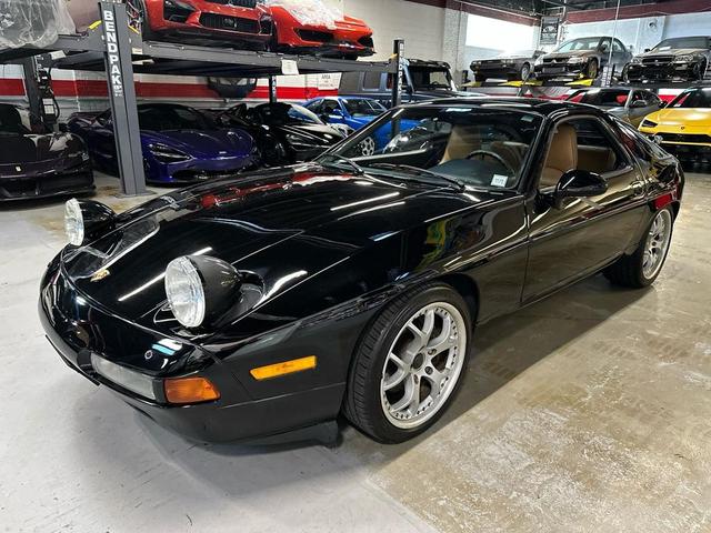 Photo of 1988 Black Porsche 928
