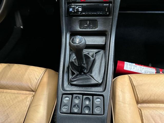 Photo of 1988 Black Porsche 928