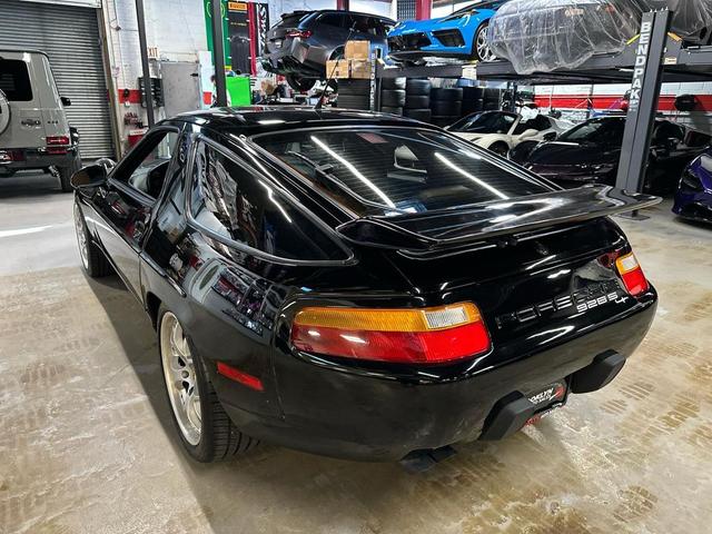 Photo of 1988 Black Porsche 928