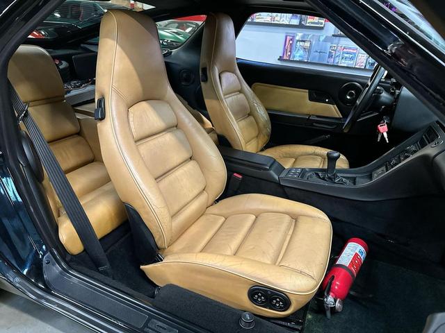 Photo of 1988 Black Porsche 928