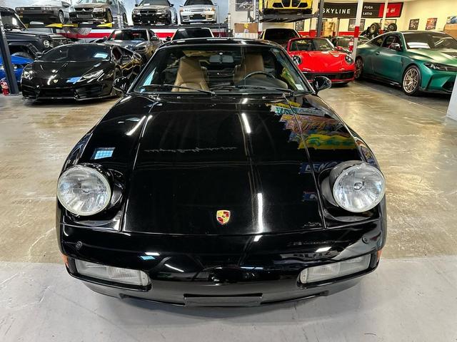 Photo of 1988 Black Porsche 928