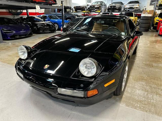 Photo of 1988 Black Porsche 928