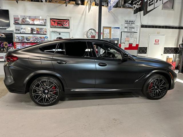 Photo of 2023 Gray BMW X6 M