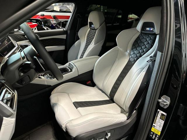Photo of 2023 Gray BMW X6 M