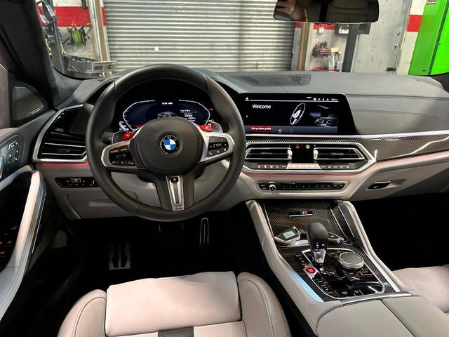 Photo of 2023 Gray BMW X6 M