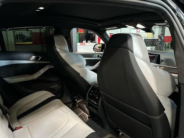 Photo of 2023 Gray BMW X6 M