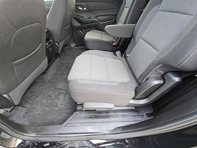 Photo of 2023 Mosaic Black Metallic Chevrolet Traverse