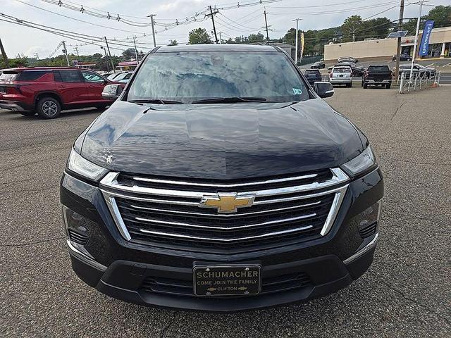 Photo of 2023 Mosaic Black Metallic Chevrolet Traverse