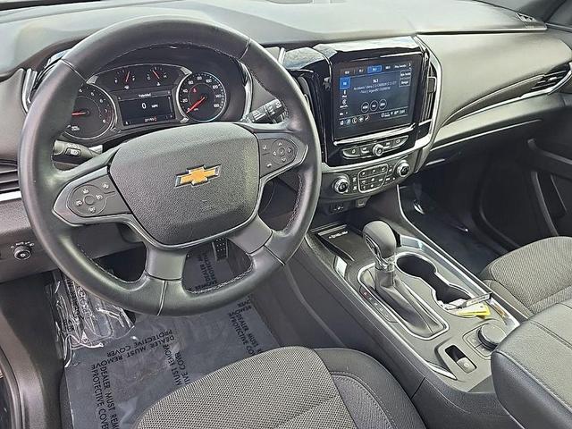 Photo of 2023 Mosaic Black Metallic Chevrolet Traverse