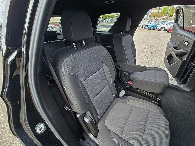 Photo of 2023 Mosaic Black Metallic Chevrolet Traverse