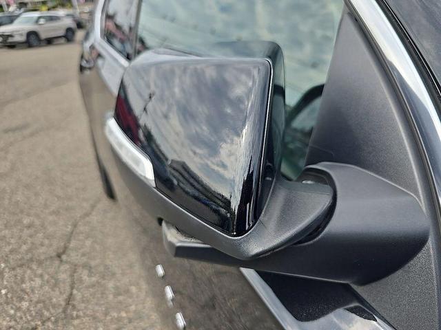 Photo of 2023 Mosaic Black Metallic Chevrolet Traverse