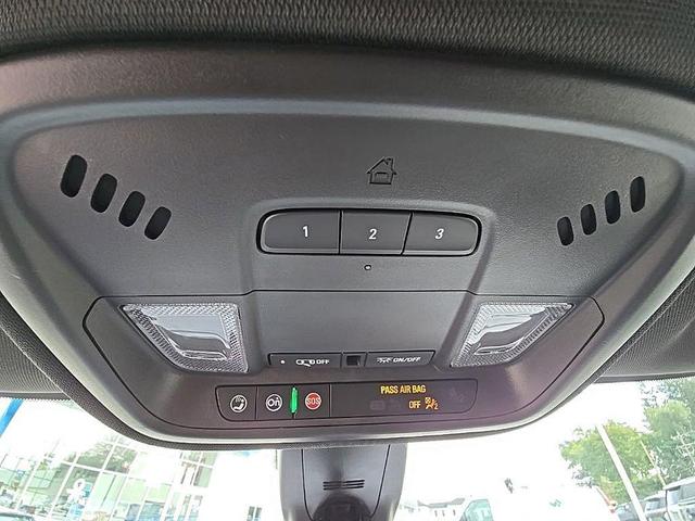 Photo of 2023 Mosaic Black Metallic Chevrolet Traverse