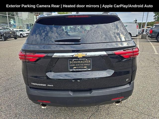 Photo of 2023 Mosaic Black Metallic Chevrolet Traverse