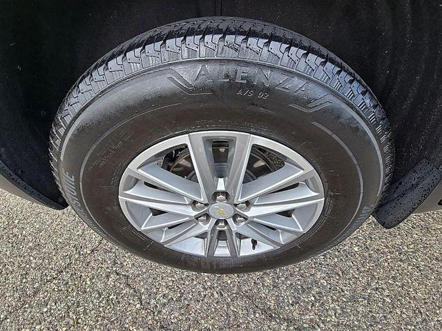 Photo of 2023 Mosaic Black Metallic Chevrolet Traverse