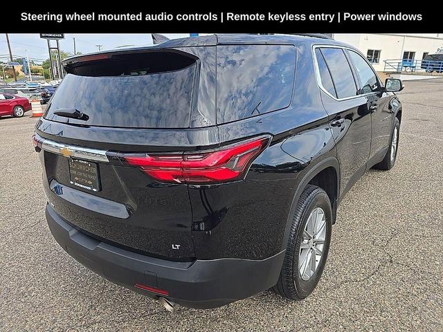 Photo of 2023 Mosaic Black Metallic Chevrolet Traverse
