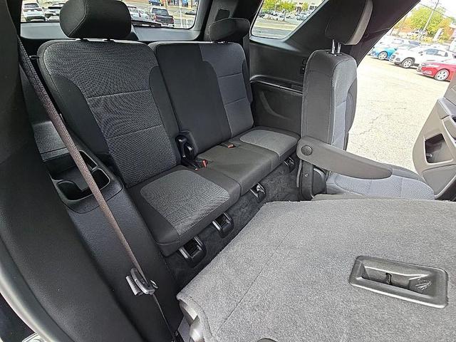 Photo of 2023 Mosaic Black Metallic Chevrolet Traverse
