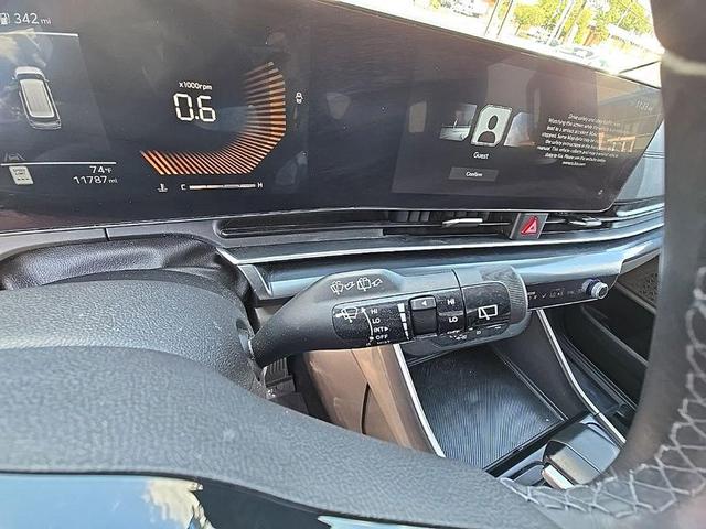 Photo of 2025 Aurora Black Pearl Kia Carnival