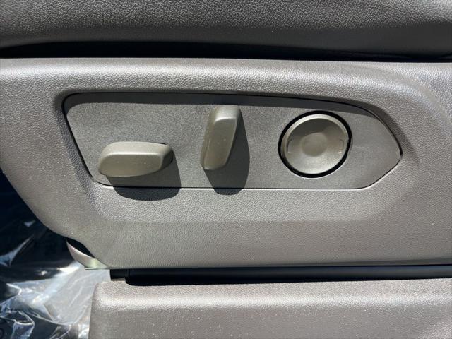 Photo of 2024 Black Chevrolet Silverado 2500