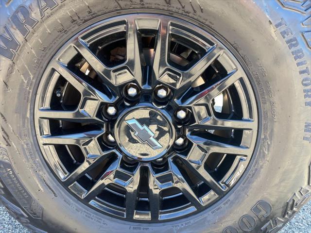 Photo of 2024 Black Chevrolet Silverado 2500