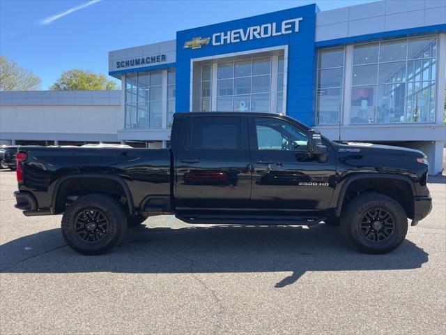 Photo of 2024 Black Chevrolet Silverado 2500