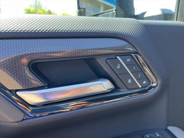 Photo of 2024 Black Chevrolet Silverado 2500
