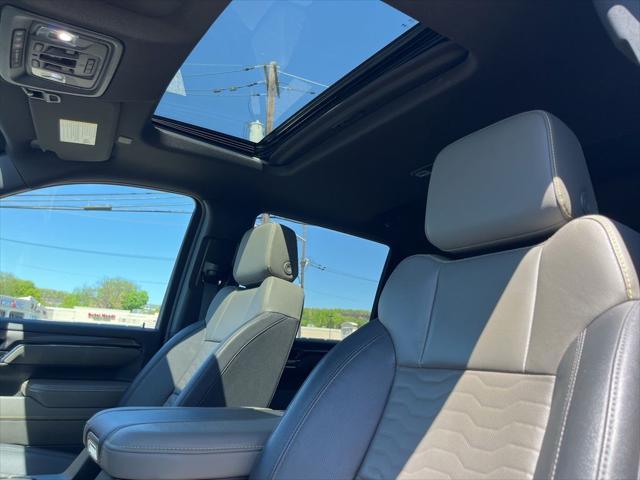 Photo of 2024 Black Chevrolet Silverado 2500