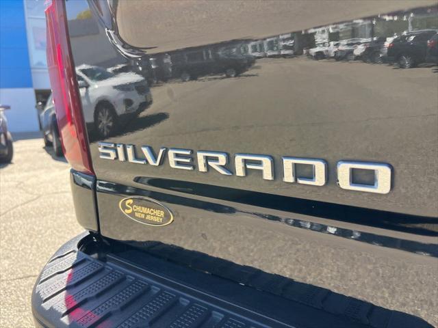 Photo of 2024 Black Chevrolet Silverado 2500