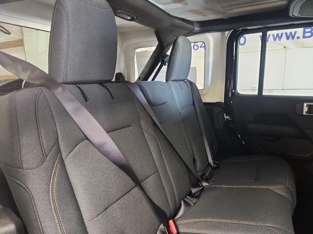 Photo of 2025 Black Clearcoat Jeep Wrangler